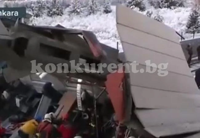 Влак се разби, има четирима загинали и над 40 ранени (ВИДЕО)
