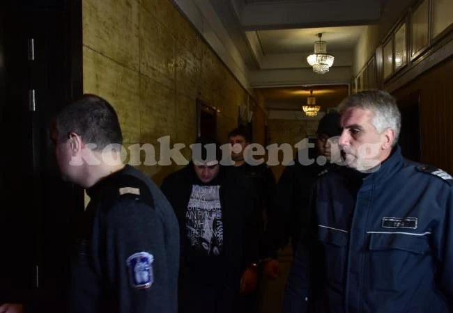 Съдът даде ход на делото срещу биячите на таксиметров шофьор