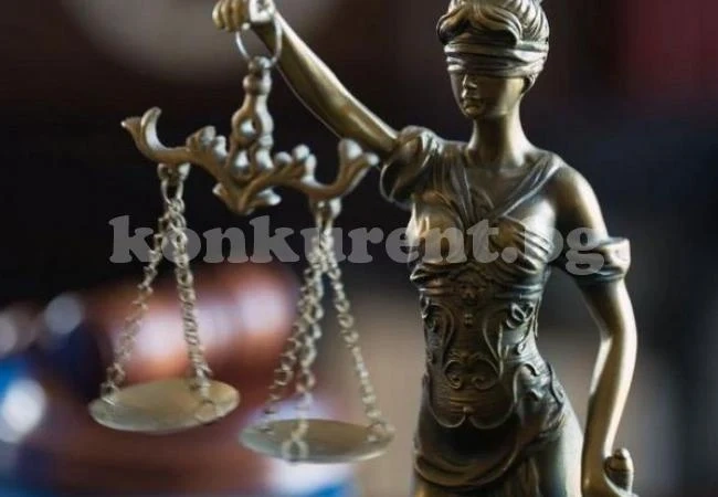 Осъдиха комарджия, залагал тайно с картата на приятелката си