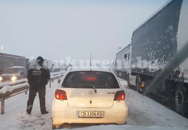 Трафикът към автомагистрала \