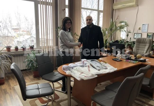 Мартин Харизанов донесе интересни подаръци във Враца СНИМКИ