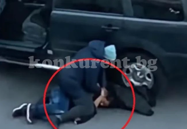 Автоджамбаз се пробва да гепи кола като в GTA, но разярена майка му разказа играта (ВИДЕО)