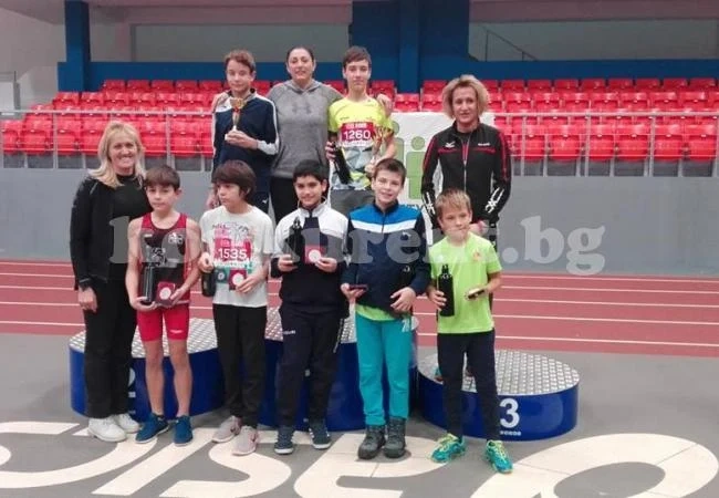 Малки атлети зарадваха родители и треньорка на „Go Kids“