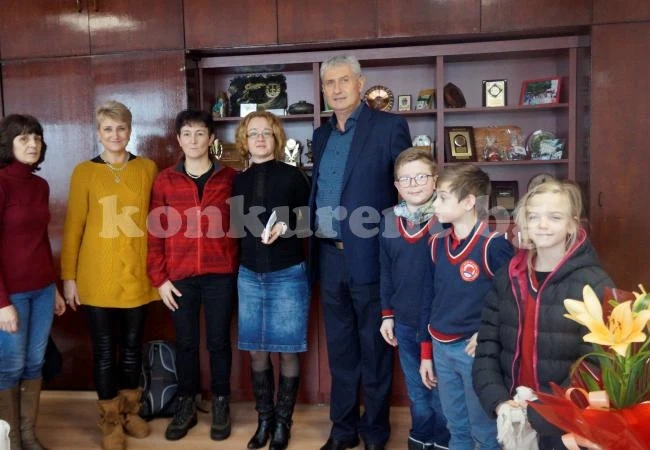 София раздаде коледни подаръци в Мездра