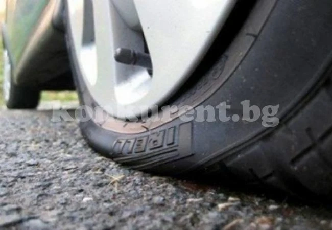 Вижте в кое село на Северозапада си отмъщават, като си режат гумите на колите