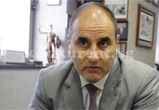 ПГ на ГЕРБ дари 6000 лв. за болно момче и 7000 лв. за фондация \