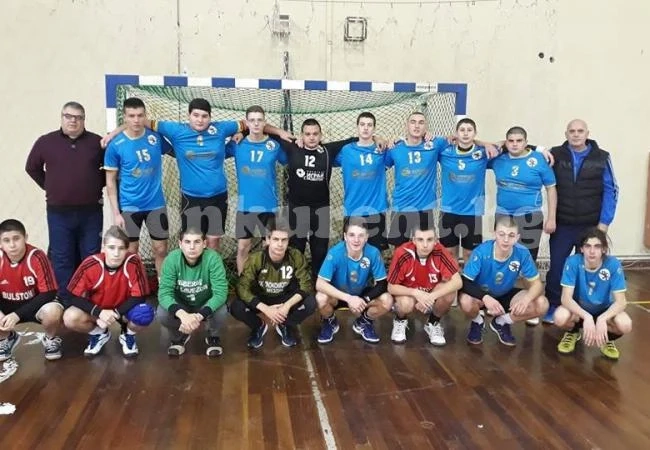 ХК Локомотив бие наред в Гърция