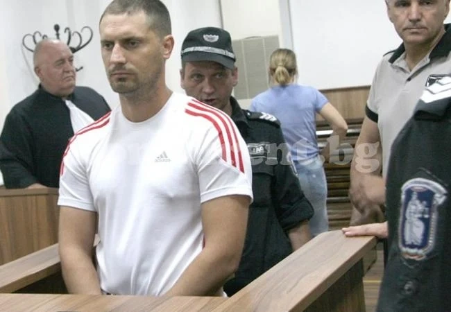 Командос убива полицай заради дознателка, която не знаела кого от двамата да избере
