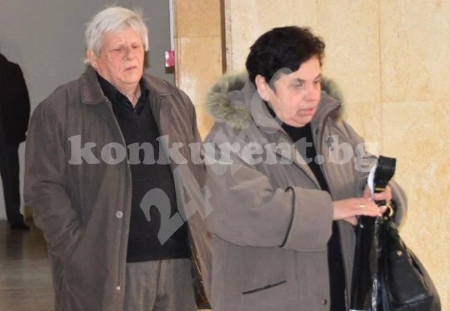 Майката на отвлечения и убит Стоян не вярва на съда, тихо оправдал 2-ма от обвинените 11 г. след ужаса
