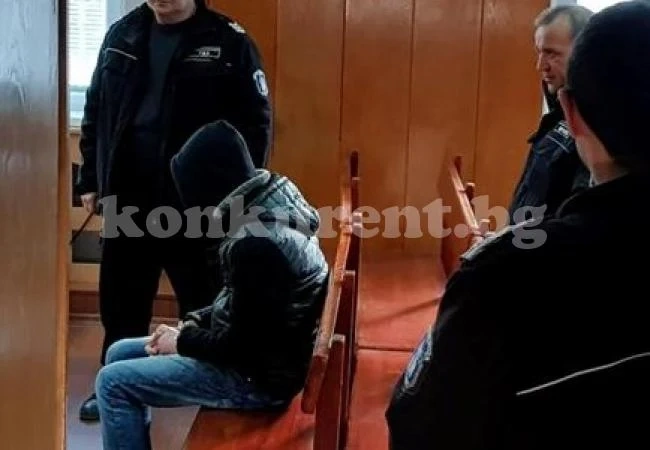 17-годишният Владислав убил баща си, за да спаси себе си и майка си