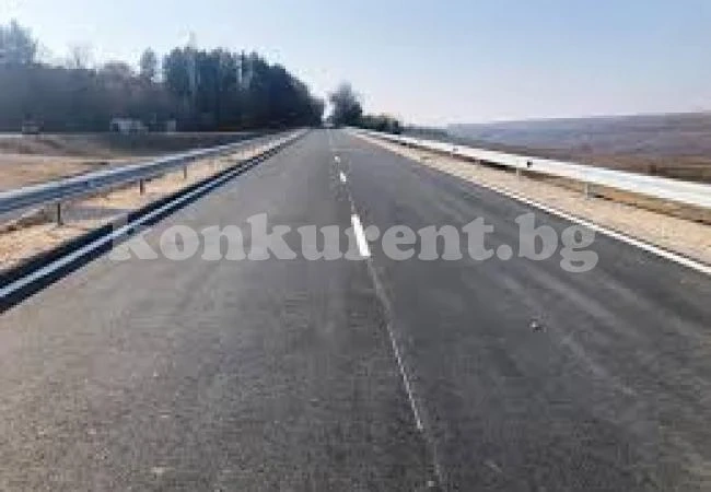 Възстановено е свлачището към Връшка чука