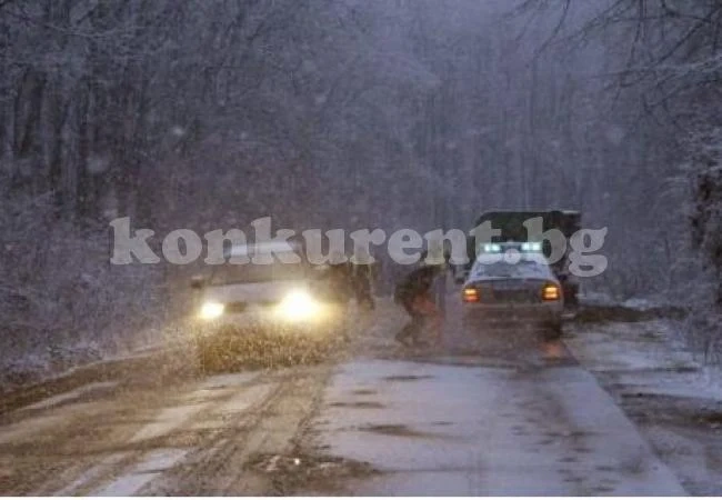 Вижте правилата за безопасно шофиране през зимата