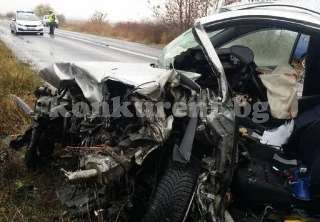 Мъж е загинал при челен сблъсък