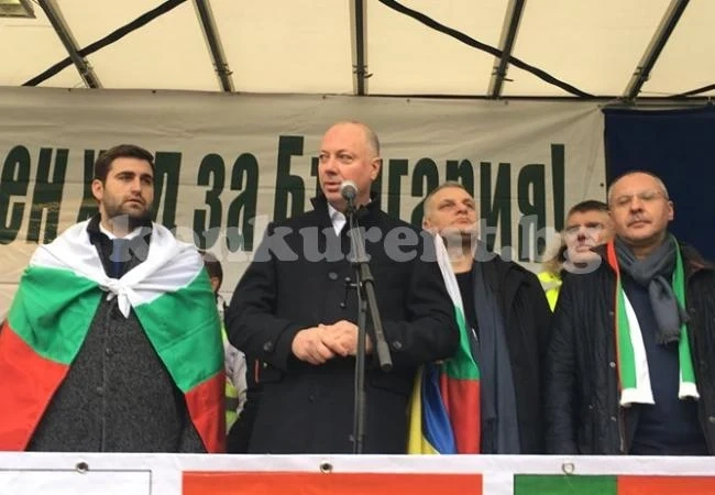 Прецедент в Брюксел! Протестът на превозвачите и депутатите ни отложи пакета “Макрон” (Обзор)