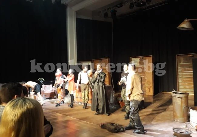 Рязаха труп в градската концертна зала СНИМКИ