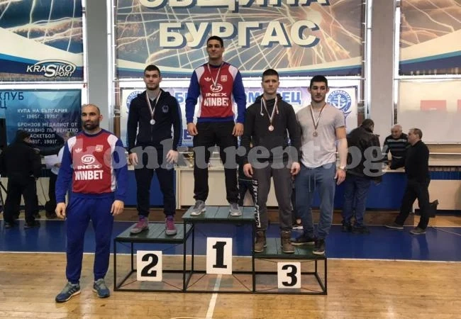 Златен старт за Ботев 93