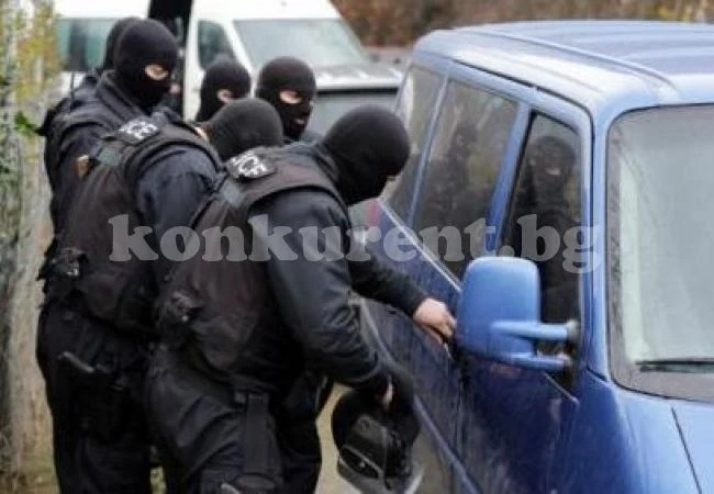 Спипаха двама с дрога при спецоперация „Наркотици“