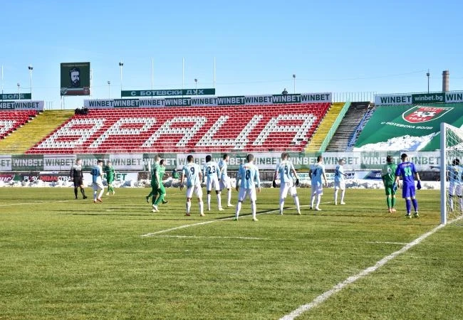 Ботев почна с контролите у дома срещу Дунав СНИМКИ