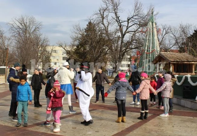 В Бяла Слатина почетоха интересна инициатива с игри и забавления СНИМКИ