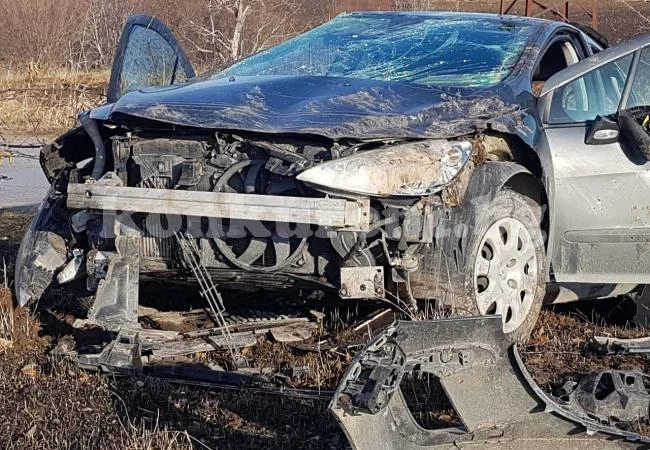 Жена приземи колата си в нива край Софрониево СНИМКИ