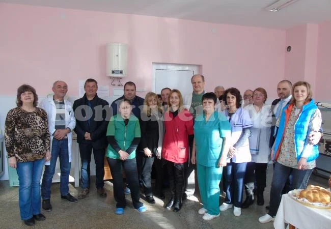 Обещаха ремонт в отделение на празника на родилната помощ