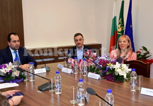 Връчиха първите Монтесори дипломи на педагози от Враца