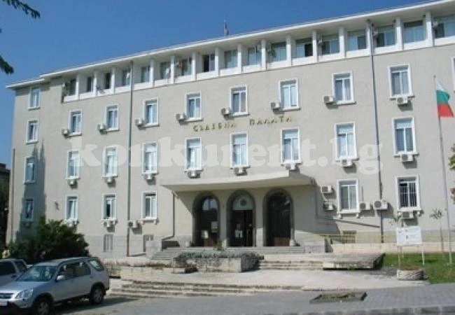 Съдят мъж за повторно домашно насилие над майка му
