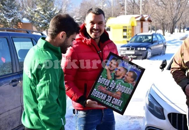 Божинов води атаката на Ботев срещу Серед в Алания, докато у нас пак го спрягат за Левски