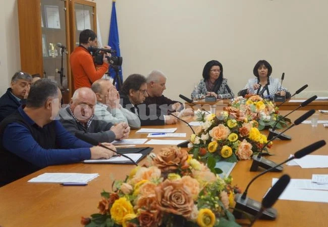 Приеха бюджета на община Козлодуй с аплодисменти