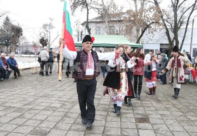 Избраха цар на виното в Капитановци СНИМКИ