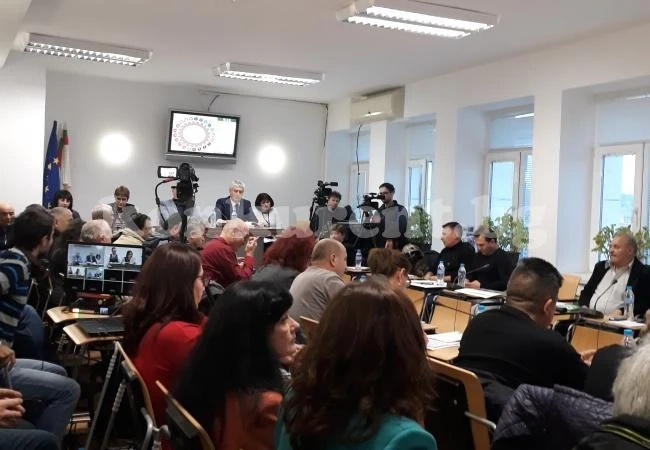 Съветници от Мездра заседаваха над 5 часа