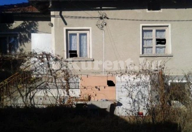Полицията откри труп, транспортират го за аутопсия
