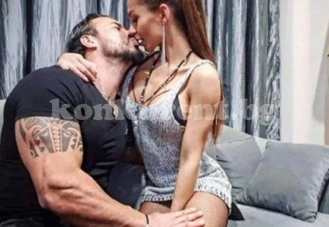 Спипаха Джулия и Митака в страстна целувка
