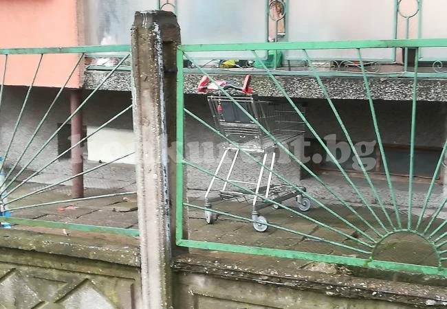 Простотия по врачански: Откраднаха количка от хипермаркет и .... СНИМКА