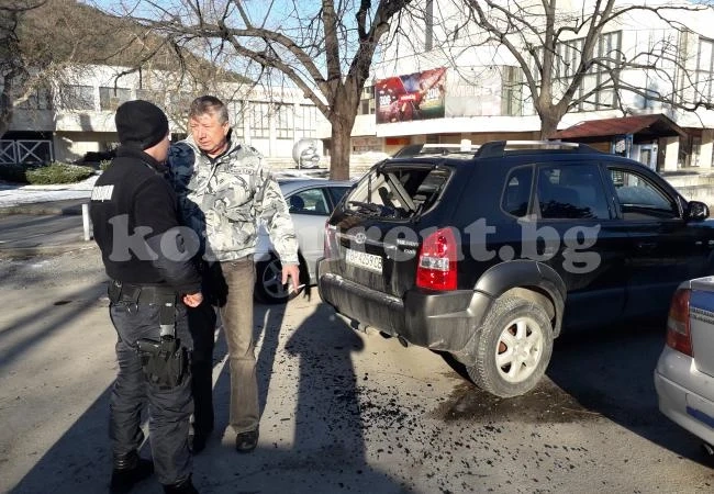 Вандали потрошиха колата на RM TV СНИМКИ