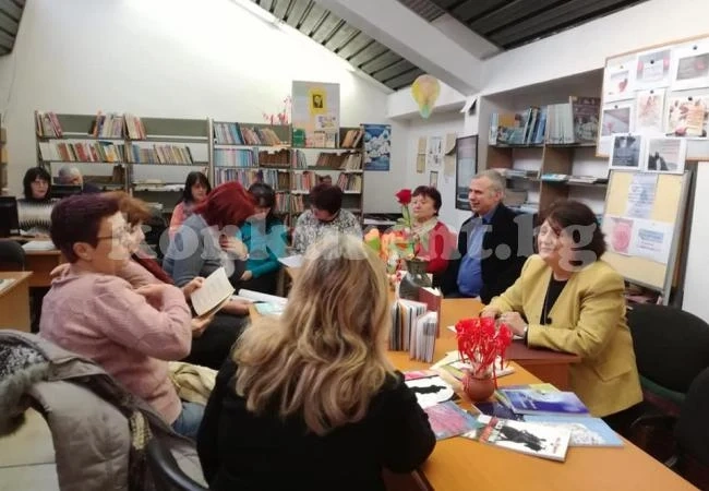 В Бяла Слатина почетоха деня на любовта и виното с...