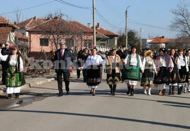 В Покрайна празнуваха Трифон Зарезан СНИМКИ