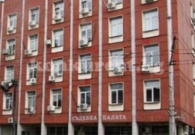 Искат задържане за шофьора, блъснал с тир пешеходец край Левски и избягал