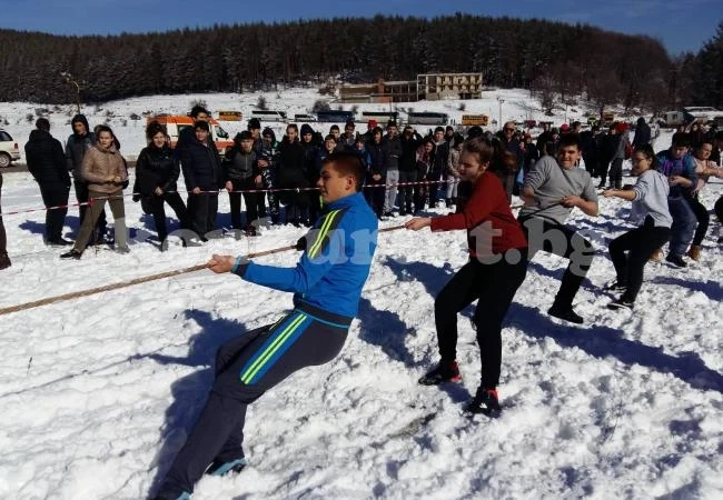 Единадесет училища се включиха в зимния спортен празник „Враца 2019”