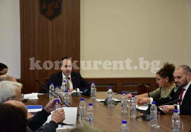 2-ма депутати уважиха комитета, който организира „Ботеви дни“ СНИМКИ