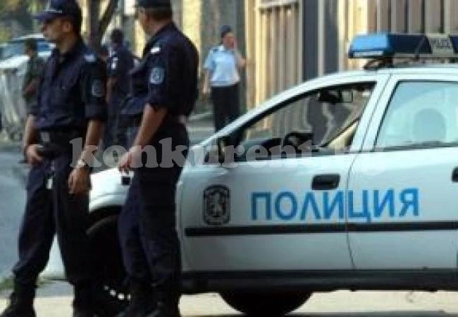 Непълнолетни задигнаха пари и цигари от магазин