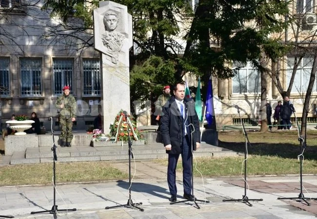Калин Каменов: „Гордейте се, че сте българи всеки ден!“