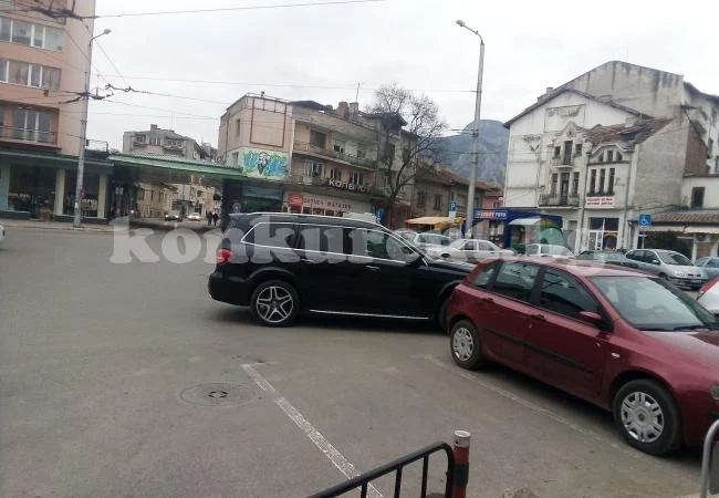 Да паркираш по врачански СНИМКА