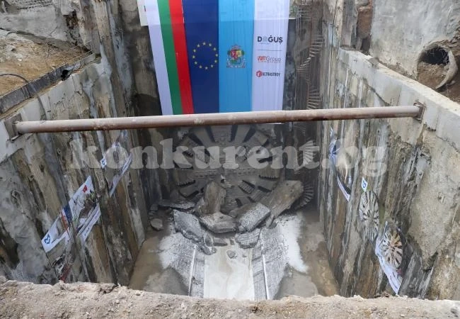 Третата линия на метрото намалява автомобилния трафик с 25%
