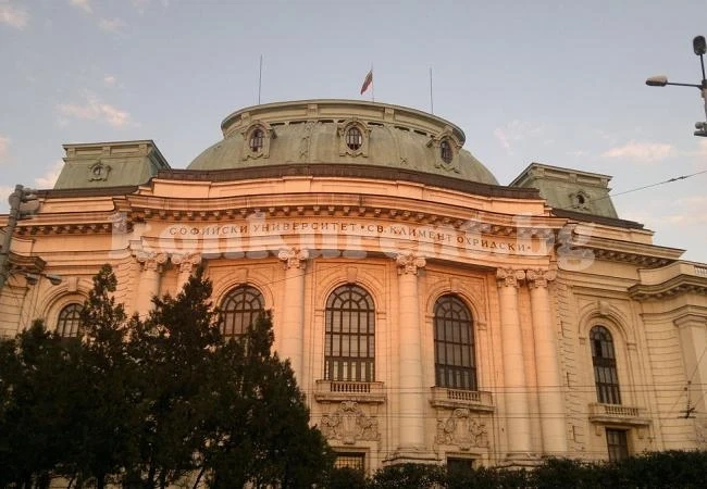 По-високи заплати за асистенти и професори в СУ
