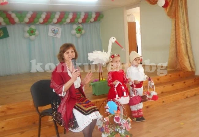 Баба Марта зарадва и малчуганите от ДГ \