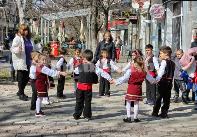 Отпразнуваха Баба Марта и в Бяла Слатина