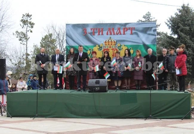 В Бяла Слатина се поклониха пред героите СНИМКИ