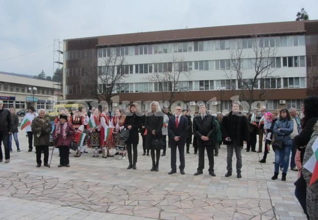 В Берковица празнуваха, пяха и танцуваха