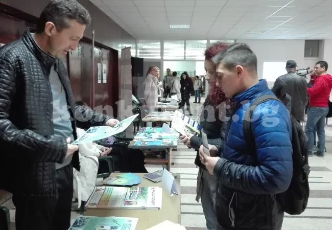 16 университета търсят студентите си в Монтана